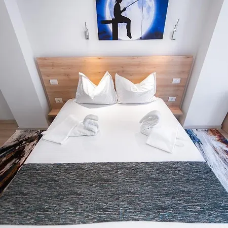 Polu-x فاما فيكي