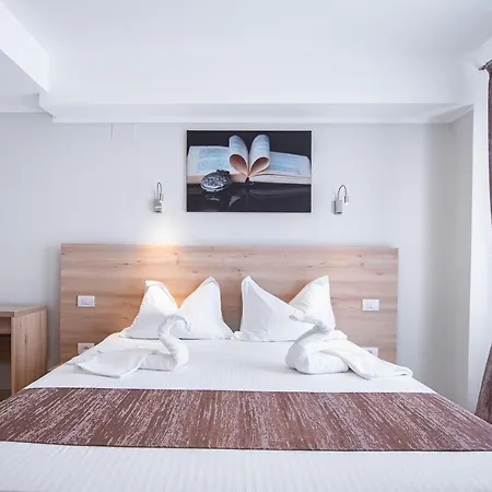 Polu-x Guest house Vama Veche